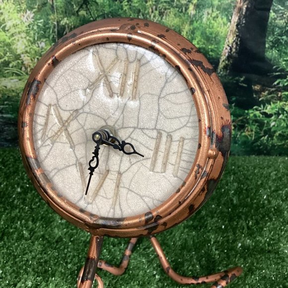 Handmade Modern Metal Standing Clock - Picture 2 of 8